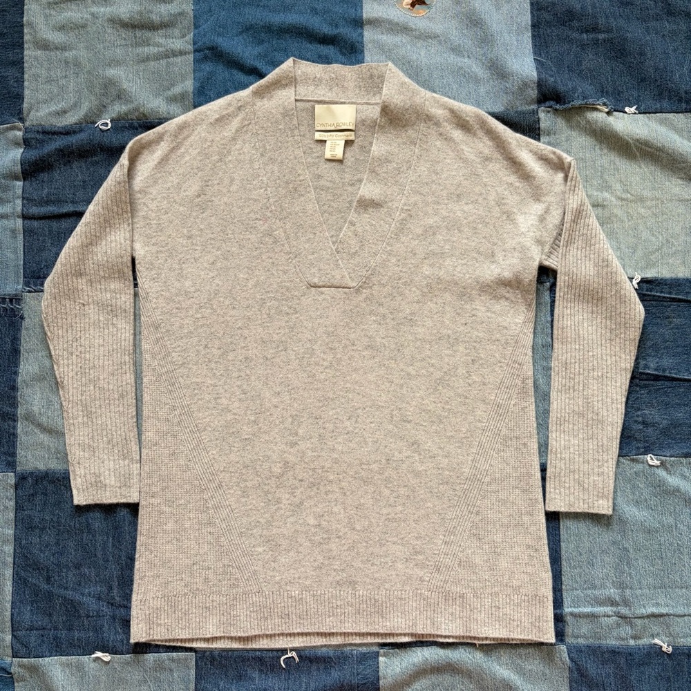 100% cashmere cynthia rowley grey knit sweater v-neck size XS